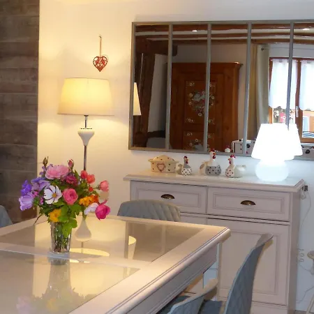 Holiday home Maison Alsacienne Restauree: 3 Niveaux, Balcon, 2 Chambres, 2 Salles De Bain, Proche Commerces - Fr-1-744-9 *