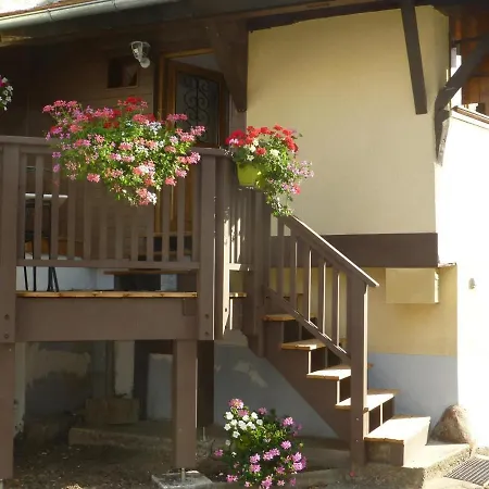 펜션 Maison Alsacienne Restauree: 3 Niveaux, Balcon, 2 Chambres, 2 Salles De Bain, Proche Commerces - Fr-1-744-9 Guémar