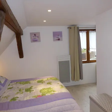Maison Alsacienne Restauree: 3 Niveaux, Balcon, 2 Chambres, 2 Salles De Bain, Proche Commerces - Fr-1-744-9 * Guémar